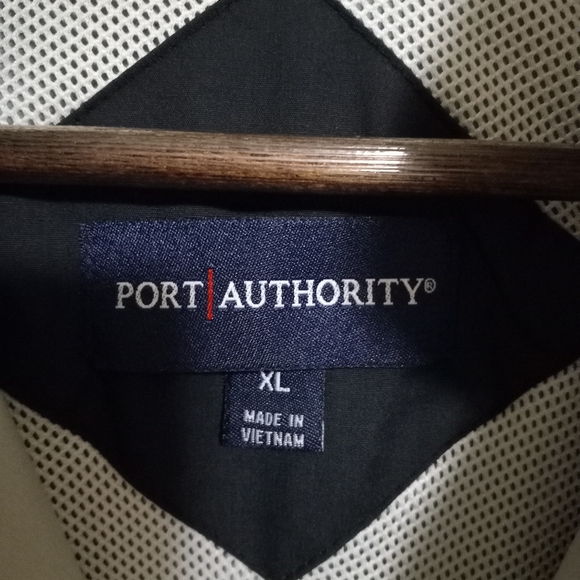 Carrabbas Italian Grill XL Mens Cotton Zip Front Employee Windbreaker in Black - Picture 5 of 10